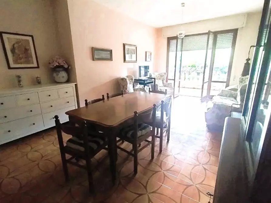 Immagine 6 di Appartamento in vendita  a Massa