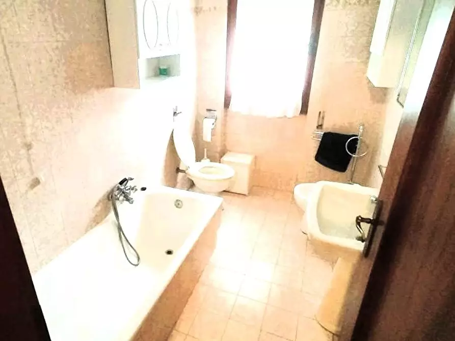 Immagine 19 di Appartamento in vendita  a Massa