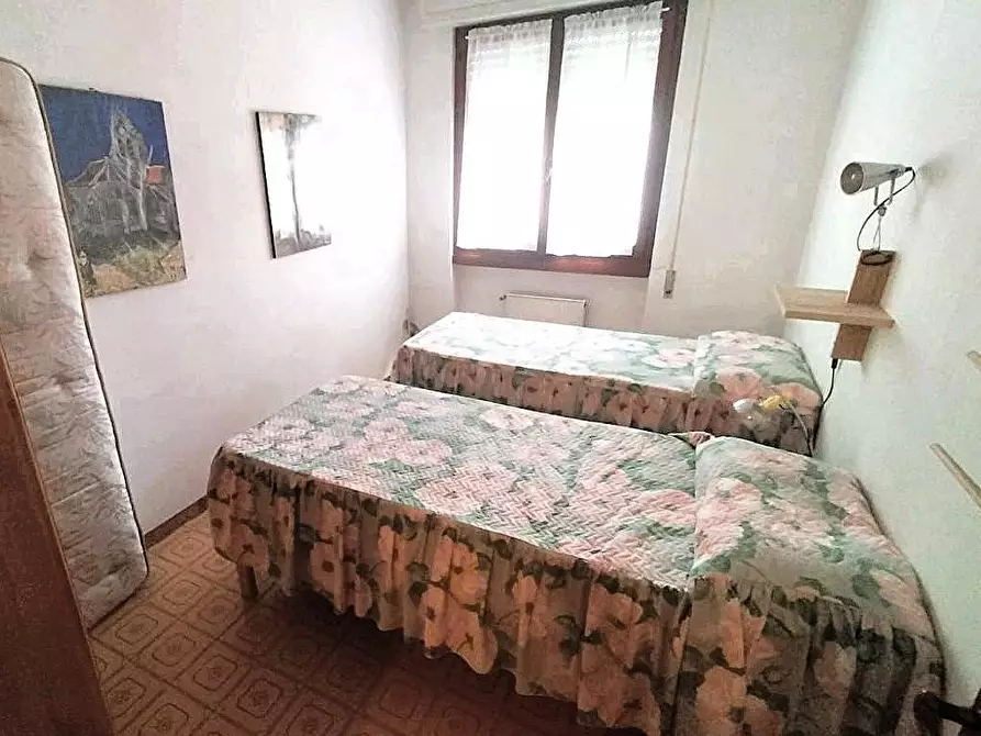 Immagine 17 di Appartamento in vendita  a Massa