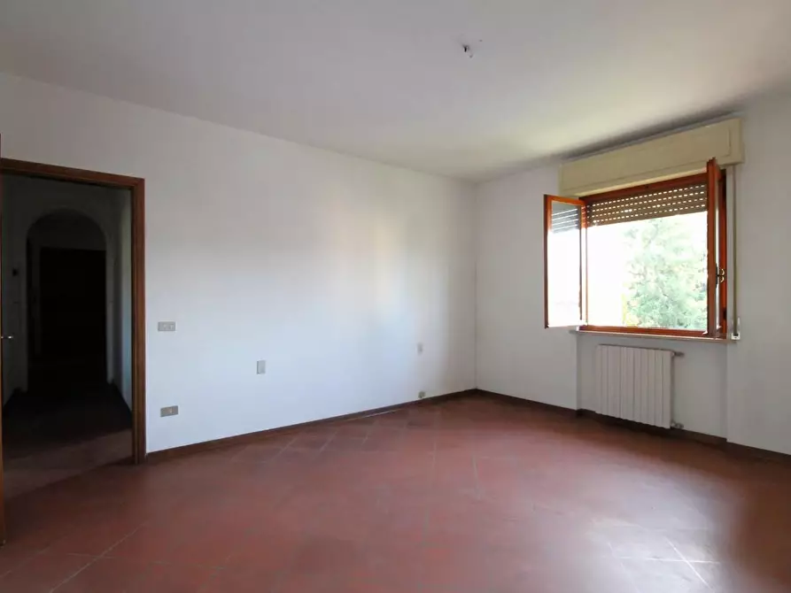 Immagine 12 di Appartamento in vendita  a Lucca