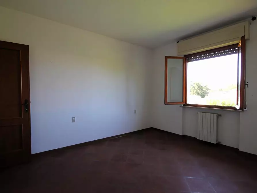 Immagine 14 di Appartamento in vendita  a Lucca