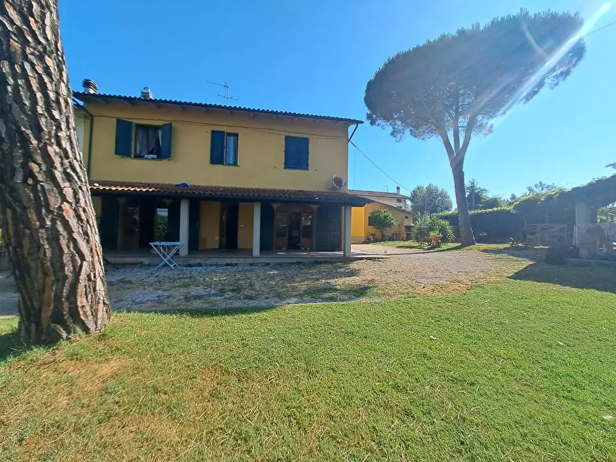 Immagine 2 di Casa bifamiliare in vendita  a Fucecchio