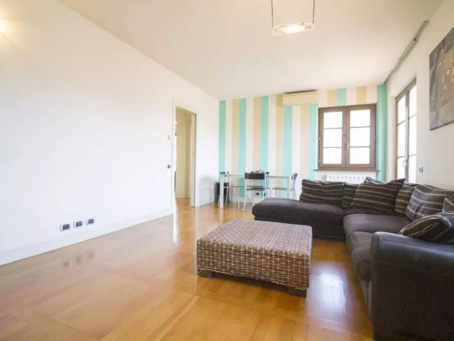 Immagine 2 di Appartamento in vendita  a Camaiore