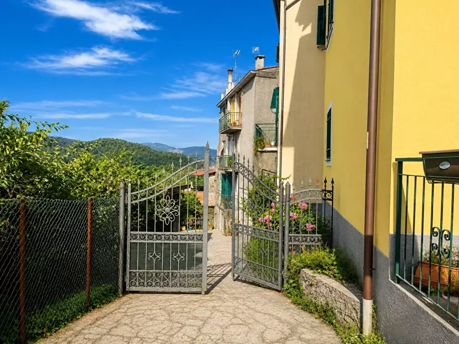 Immagine 2 di Appartamento in vendita  a Carro