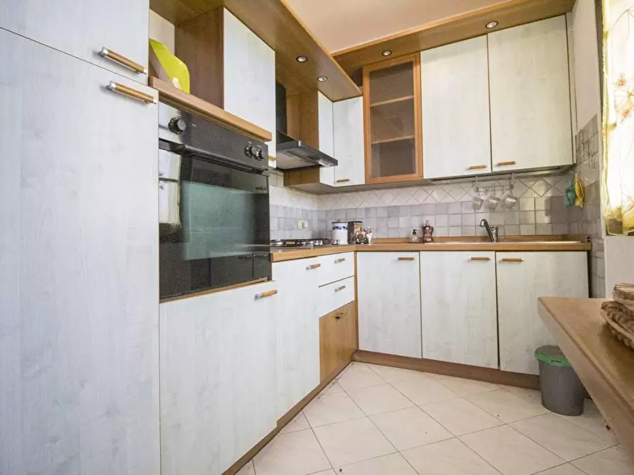 Immagine 4 di Appartamento in vendita  a Camaiore