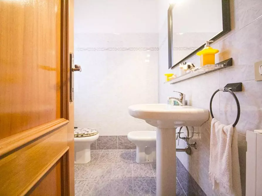 Immagine 8 di Appartamento in vendita  a Camaiore