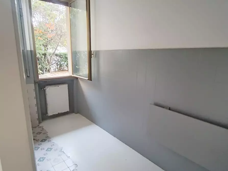 Immagine 3 di Appartamento in vendita  a Massa