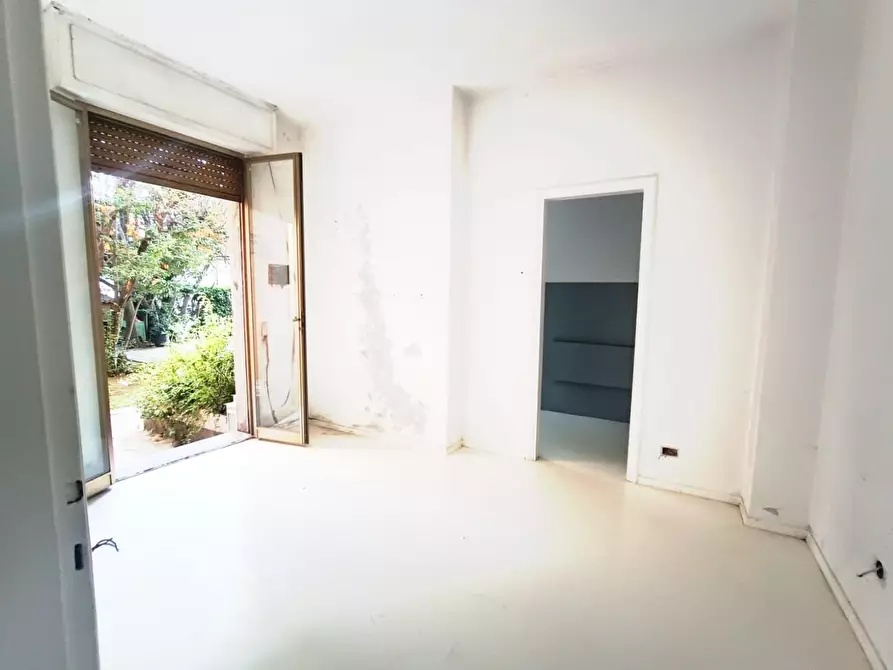 Immagine 4 di Appartamento in vendita  a Massa