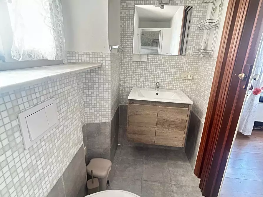 Immagine 4 di Appartamento in affitto  a Carrara