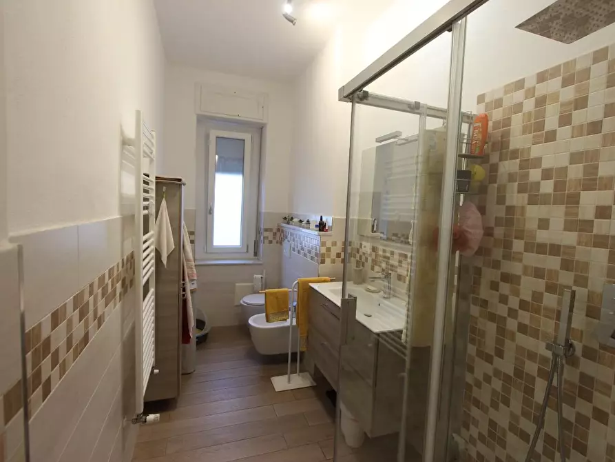 Immagine 12 di Appartamento in vendita  a La Spezia