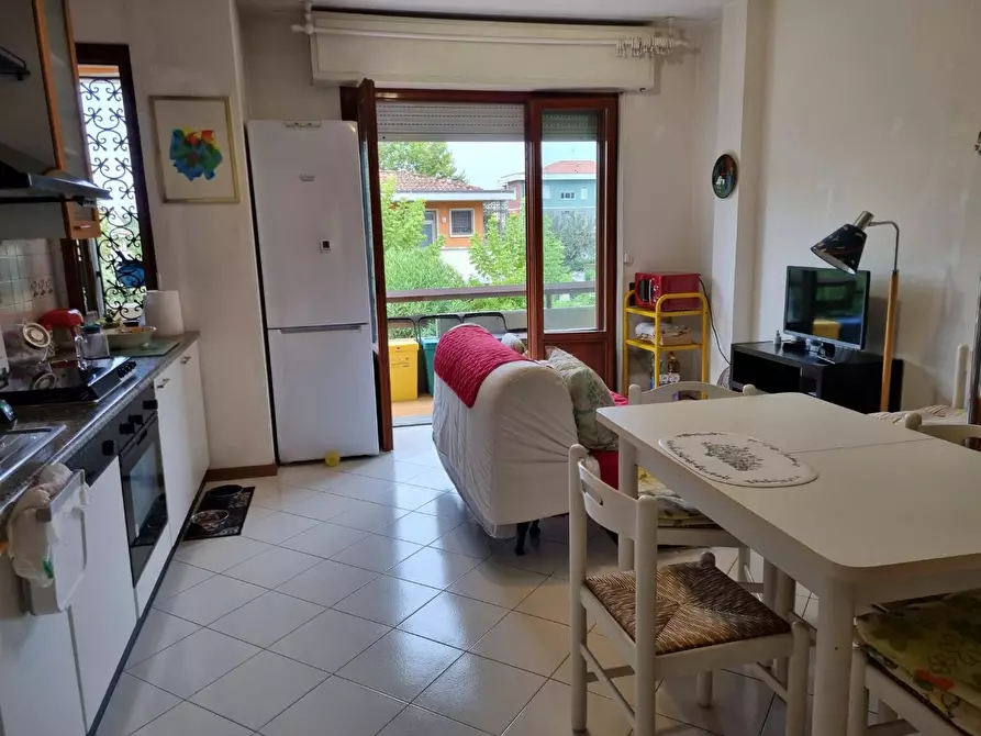appartamento in vendita a Massa in zona Marina di Massa