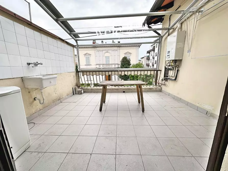 Immagine 2 di Appartamento in vendita  a Campi Bisenzio