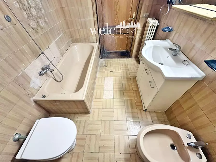 Immagine 36 di Appartamento in vendita  a Campi Bisenzio