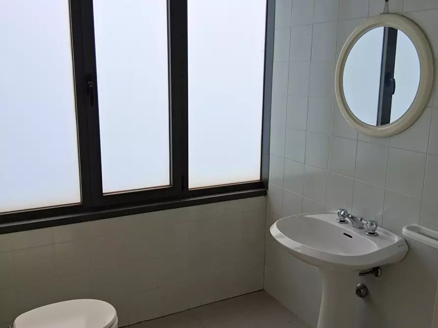Immagine 5 di Ufficio in affitto  a San Giuliano Terme