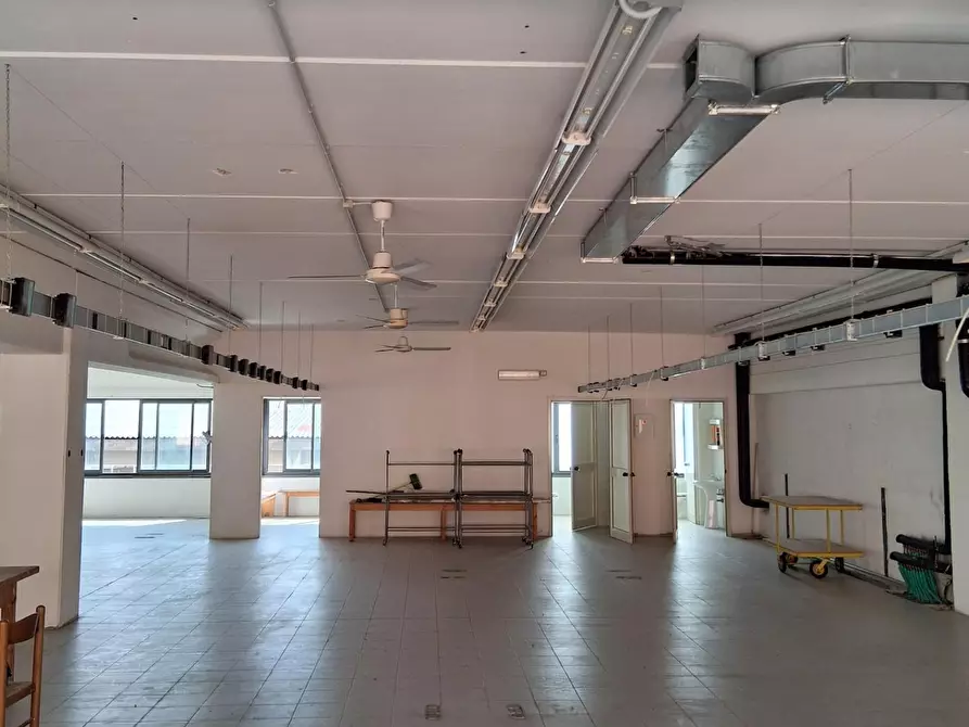 Immagine 1 di Ufficio in affitto  a San Giuliano Terme