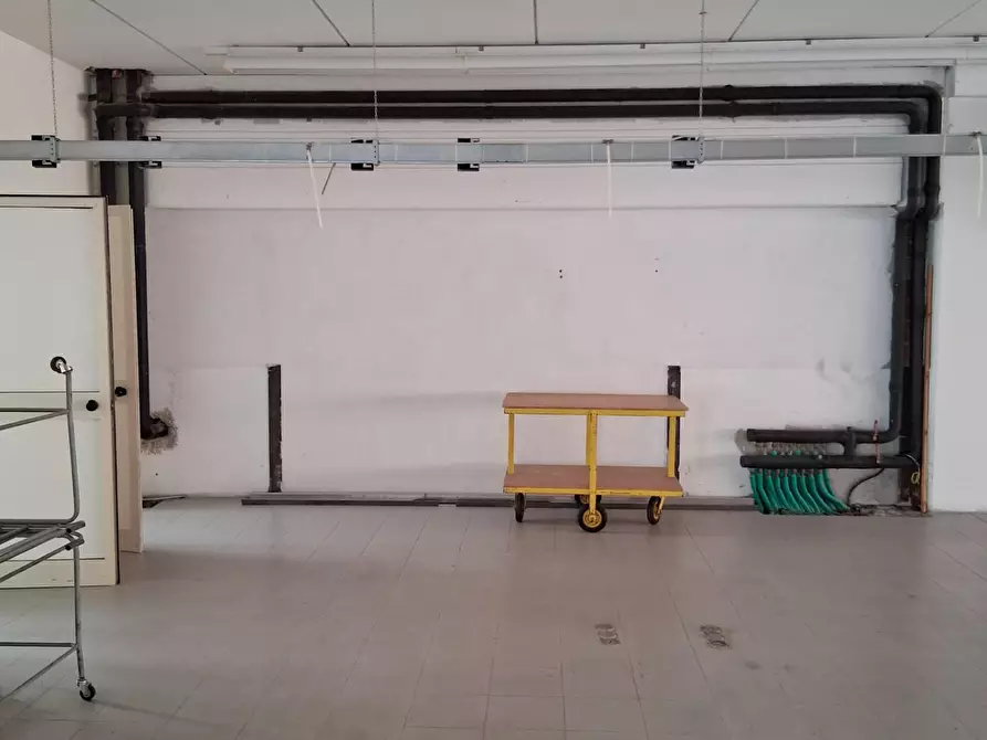 Immagine 3 di Ufficio in affitto  a San Giuliano Terme