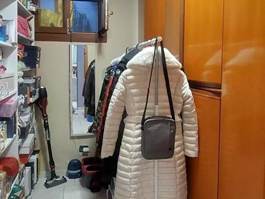 Immagine 10 di Appartamento in vendita  a Carrara