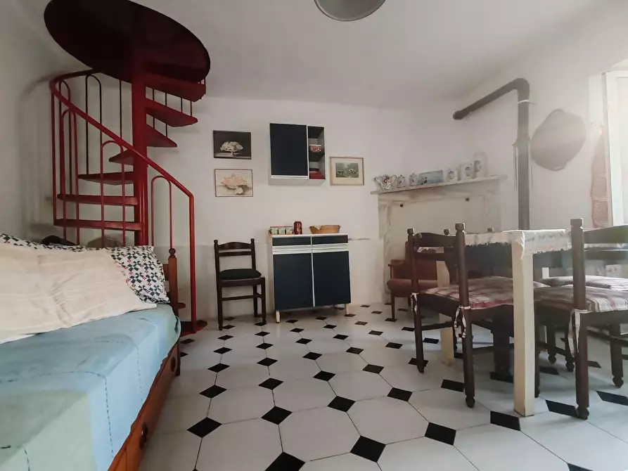 Immagine 12 di Terratetto in vendita  a Massa