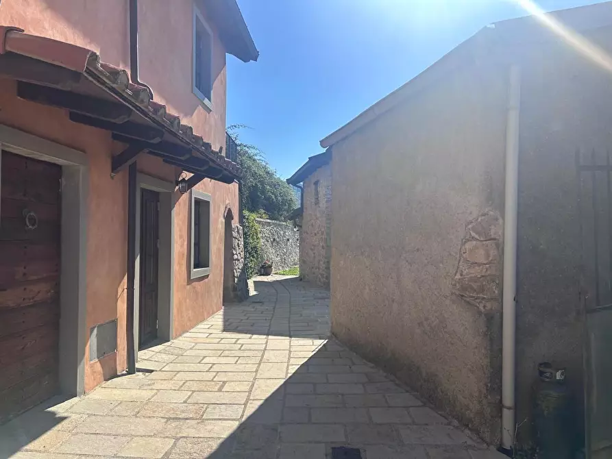 Immagine 8 di Casa semindipendente in vendita  a Fivizzano