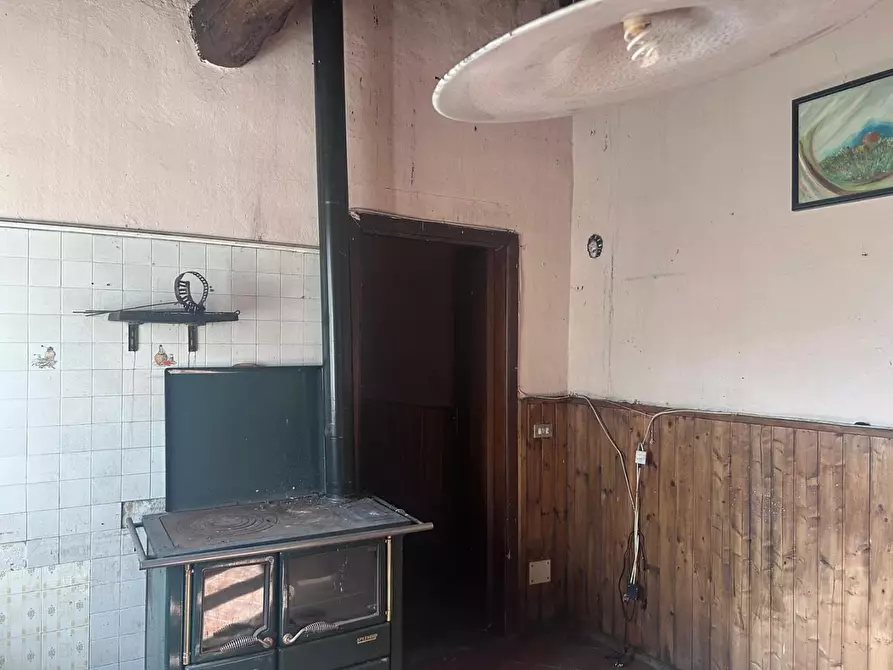 Immagine 7 di Casa semindipendente in vendita  a Fivizzano