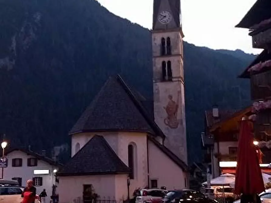 Immagine 11 di Locale commerciale in vendita  a Carrara