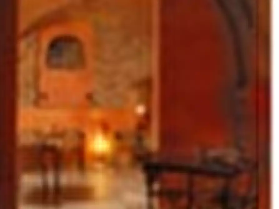 Immagine 4 di Locale commerciale in vendita  a Carrara