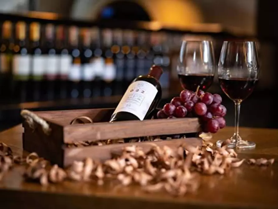 Immagine 11 di Bar / Ristorante in vendita  a Carrara