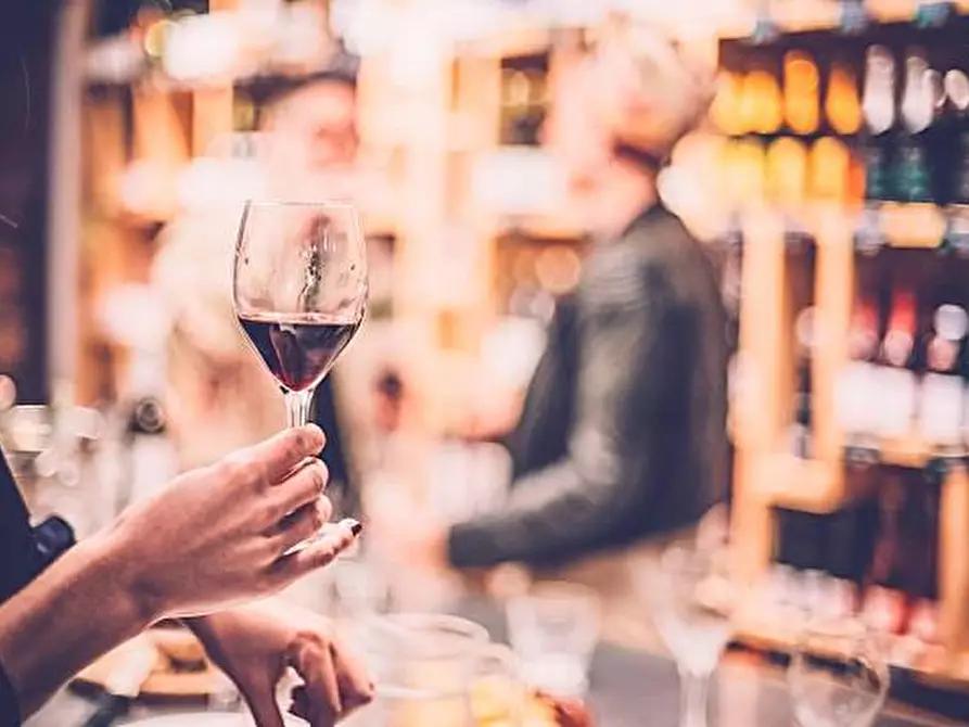 Immagine 8 di Bar / Ristorante in vendita  a Carrara