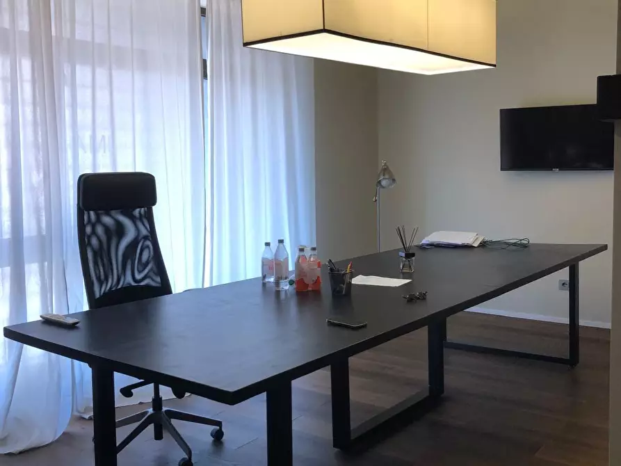 Immagine 4 di Locale commerciale in affitto  a Poggibonsi