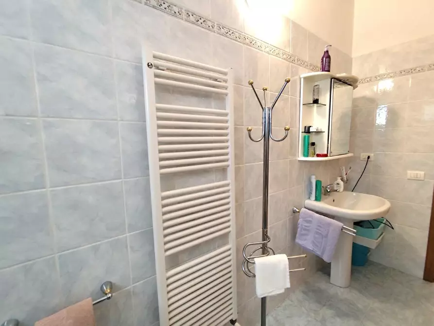 Immagine 25 di Appartamento in vendita  a Massa