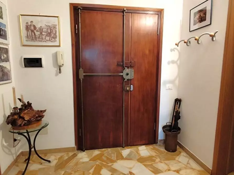 Immagine 13 di Appartamento in vendita  a Massa