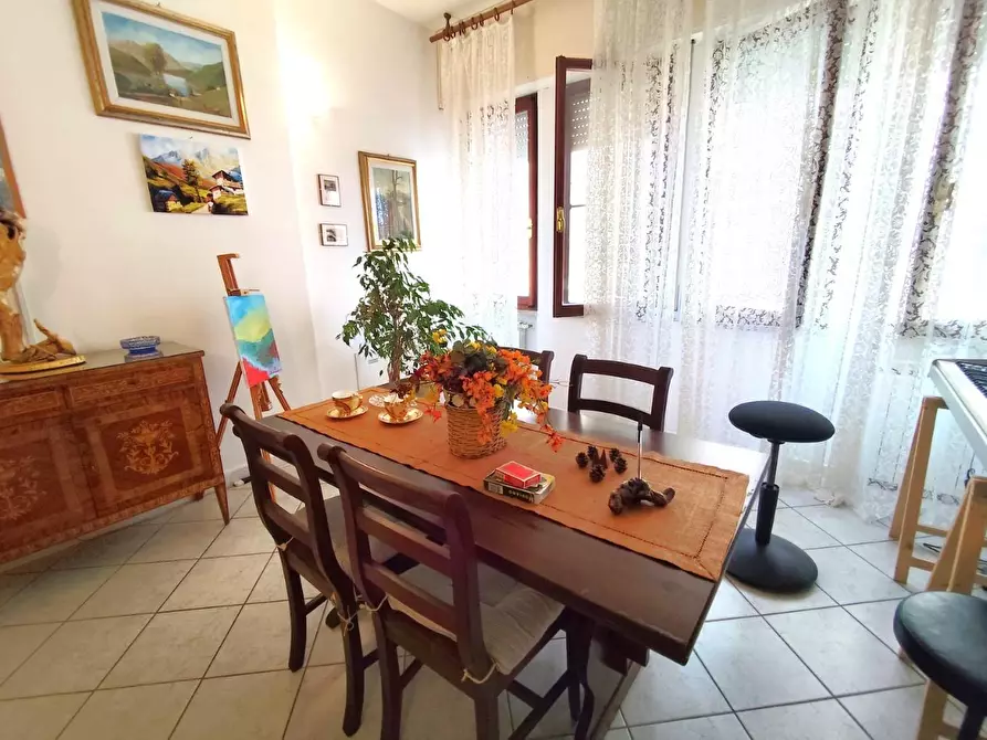 Immagine 4 di Appartamento in vendita  a Massa