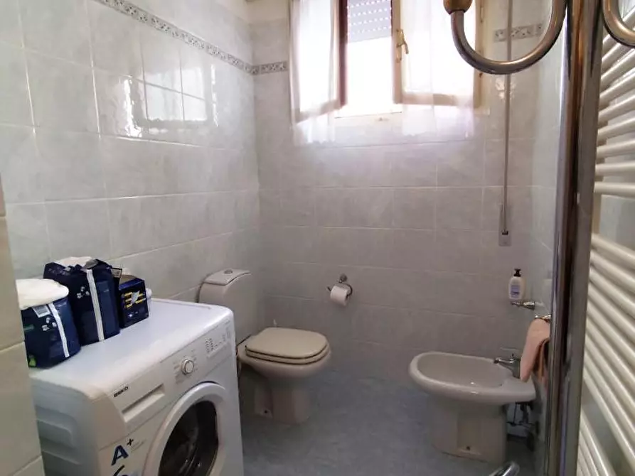 Immagine 17 di Appartamento in vendita  a Massa