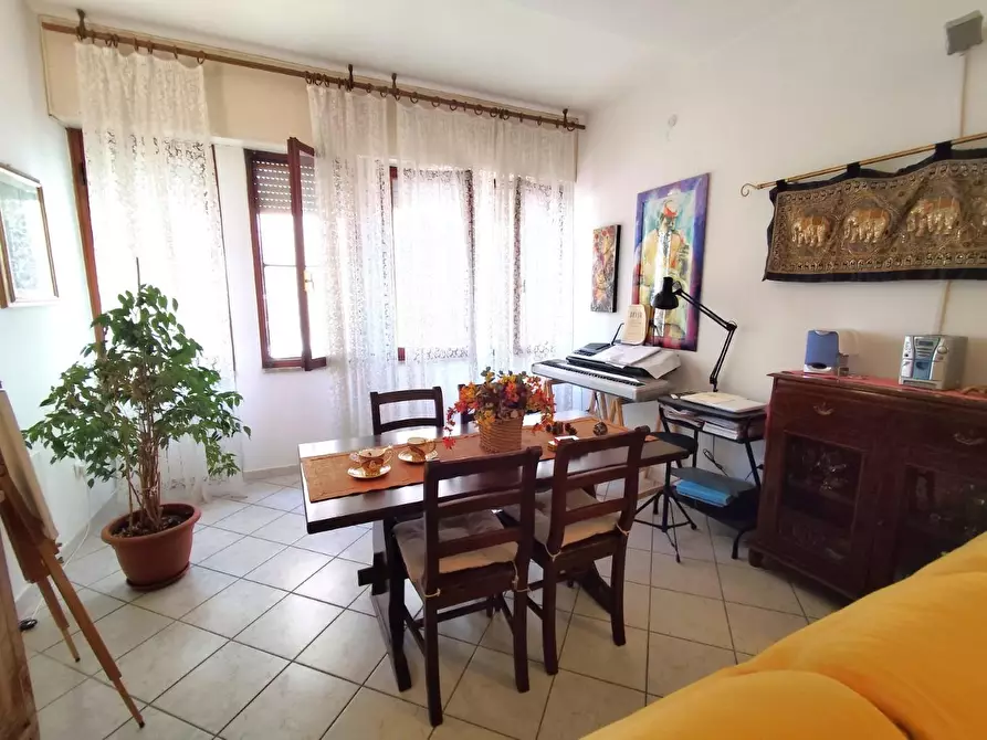 Immagine 3 di Appartamento in vendita  a Massa