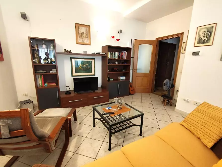 Immagine 5 di Appartamento in vendita  a Massa