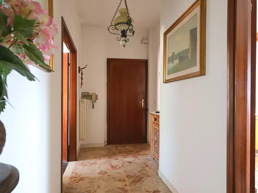 Immagine 11 di Appartamento in vendita  a Cascina