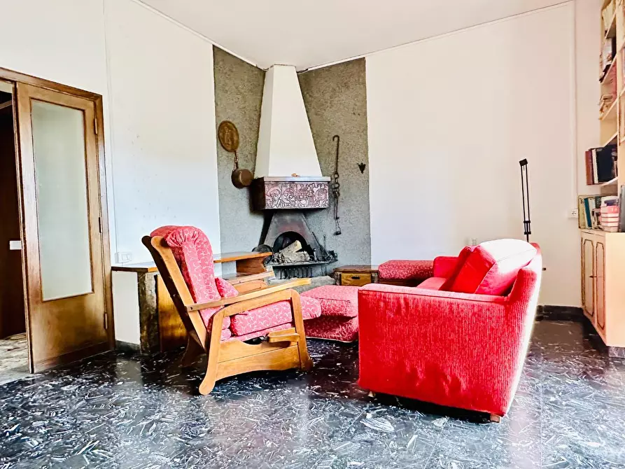 Immagine 5 di Appartamento in vendita  a Siena