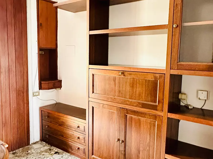 Immagine 17 di Appartamento in vendita  a Siena