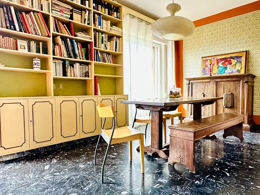 Immagine 1 di Appartamento in vendita  a Siena