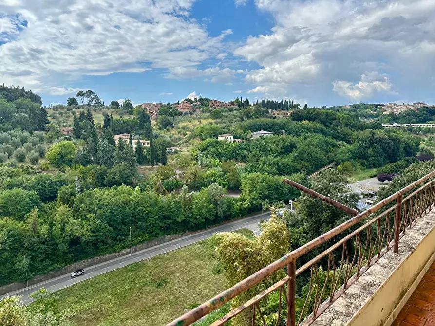 Immagine 31 di Appartamento in vendita  a Siena