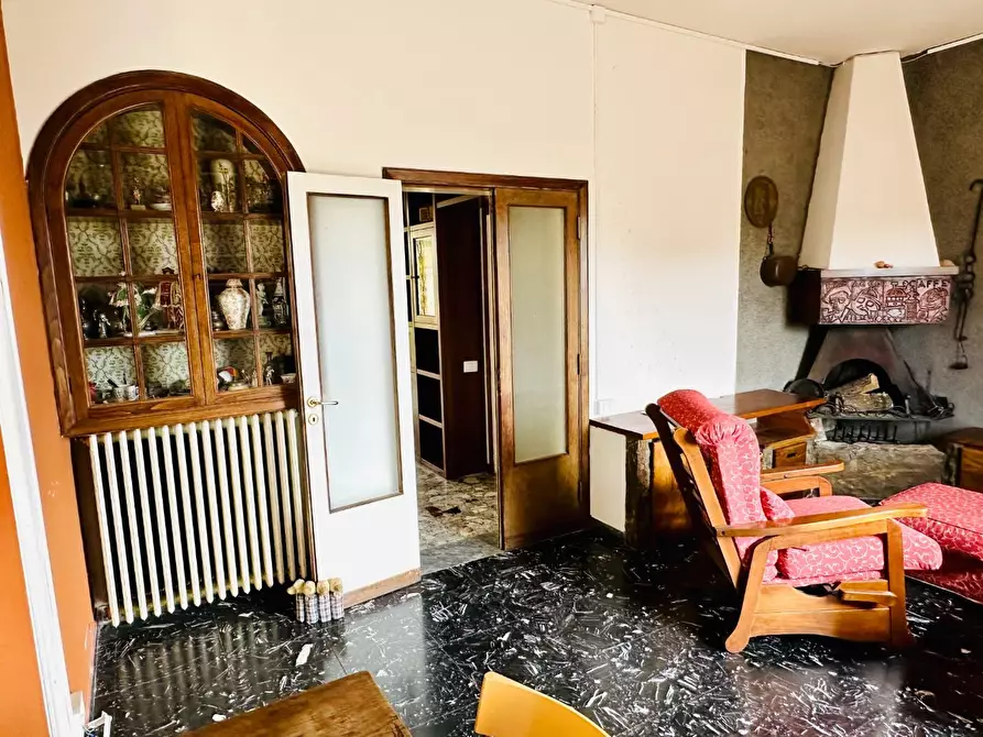 Immagine 4 di Appartamento in vendita  a Siena