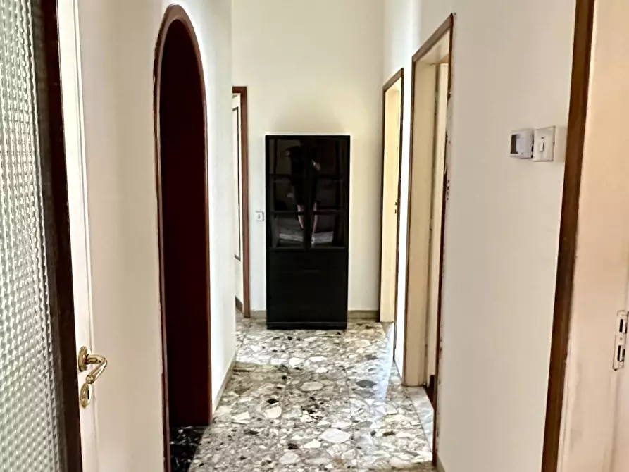 Immagine 18 di Appartamento in vendita  a Siena