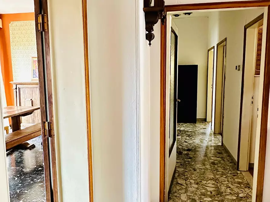 Immagine 16 di Appartamento in vendita  a Siena