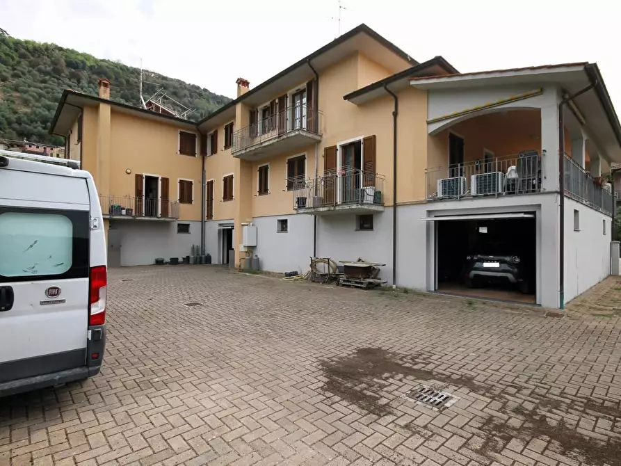 Immagine 2 di Appartamento in vendita  a Borgo A Mozzano