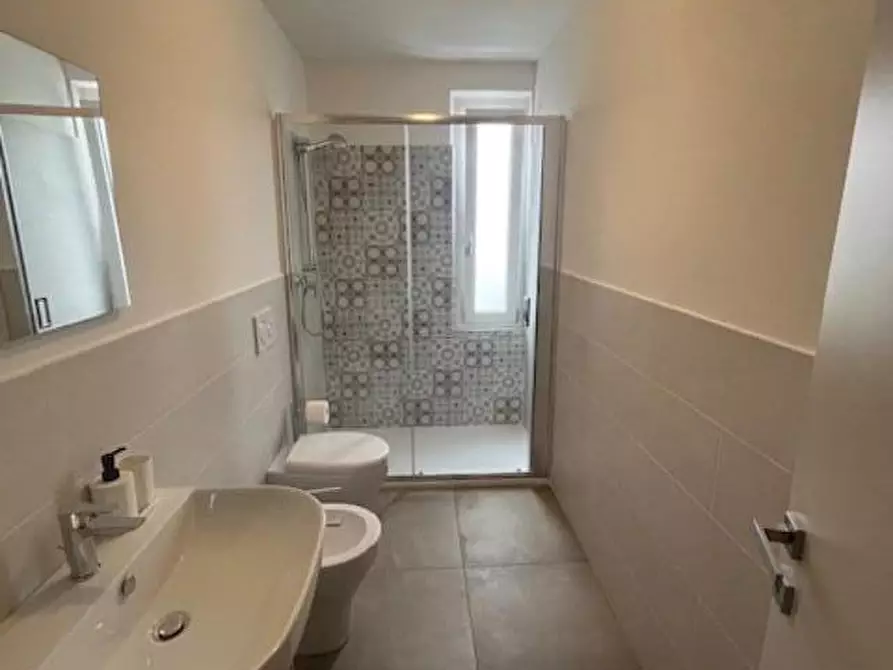 Immagine 9 di Appartamento in affitto  a Carrara