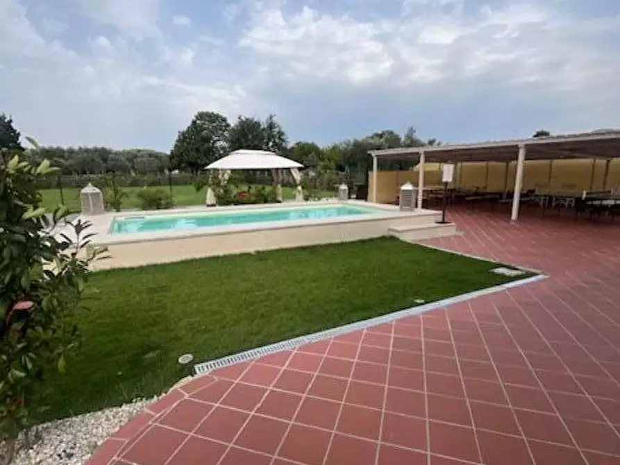 Immagine 11 di Appartamento in affitto  a Carrara