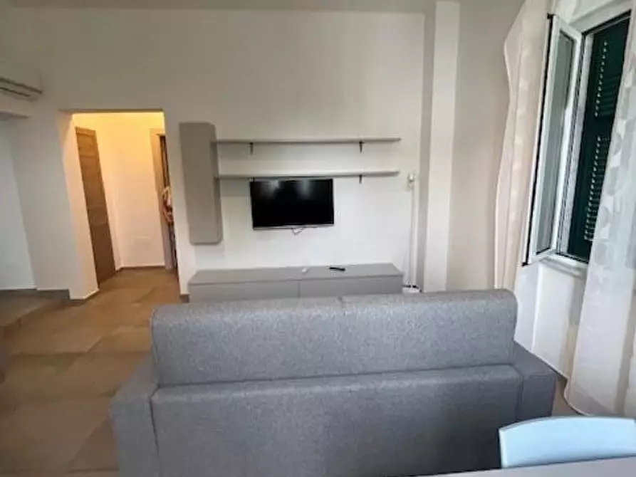 Immagine 3 di Appartamento in affitto  a Carrara