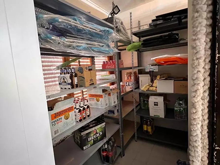 Immagine 12 di Alimentari in vendita  a Bibbona