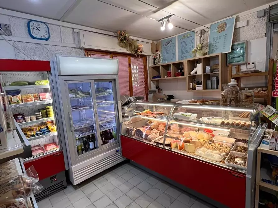 Immagine 2 di Alimentari in vendita  a Bibbona