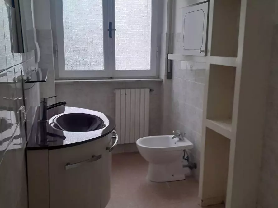 Immagine 8 di Appartamento in vendita  a Livorno